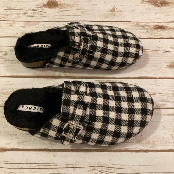 Torrid Black and White Buffalo Flannel Plaid Slip On Mules 10 Wide - Picture 2 of 8